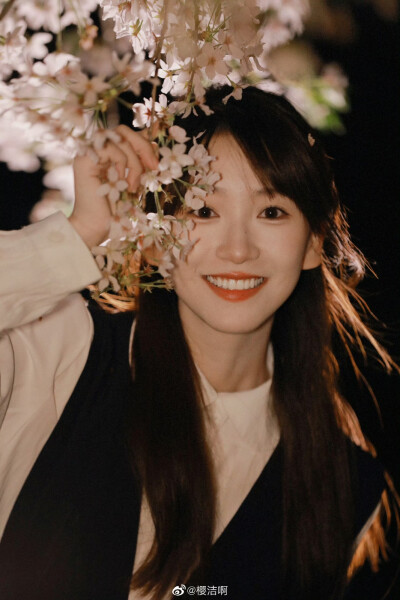 夜樱
摄影@樱洁啊
出镜@金子璇a
#北京约拍# ​