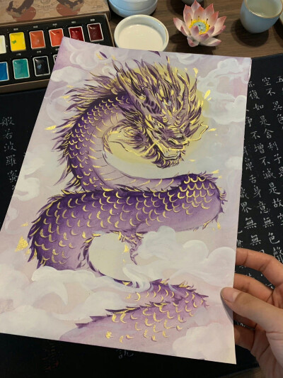 东方美学丨龙行大运
＃手绘＃国画＃壁纸＃龙年贺图
