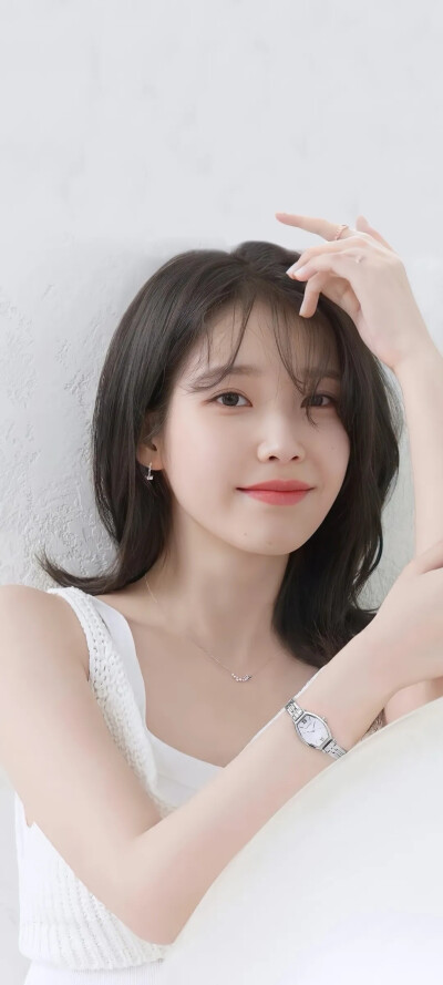 IU