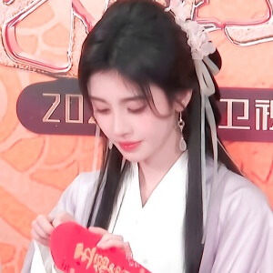 鞠婧祎