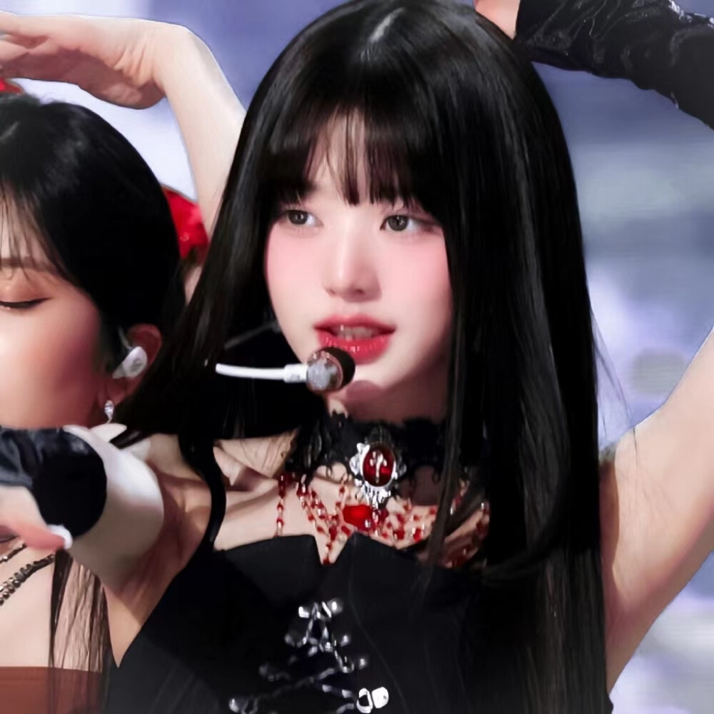 Like 1999*//收到短信…♪Féachaimid ar Chairde''