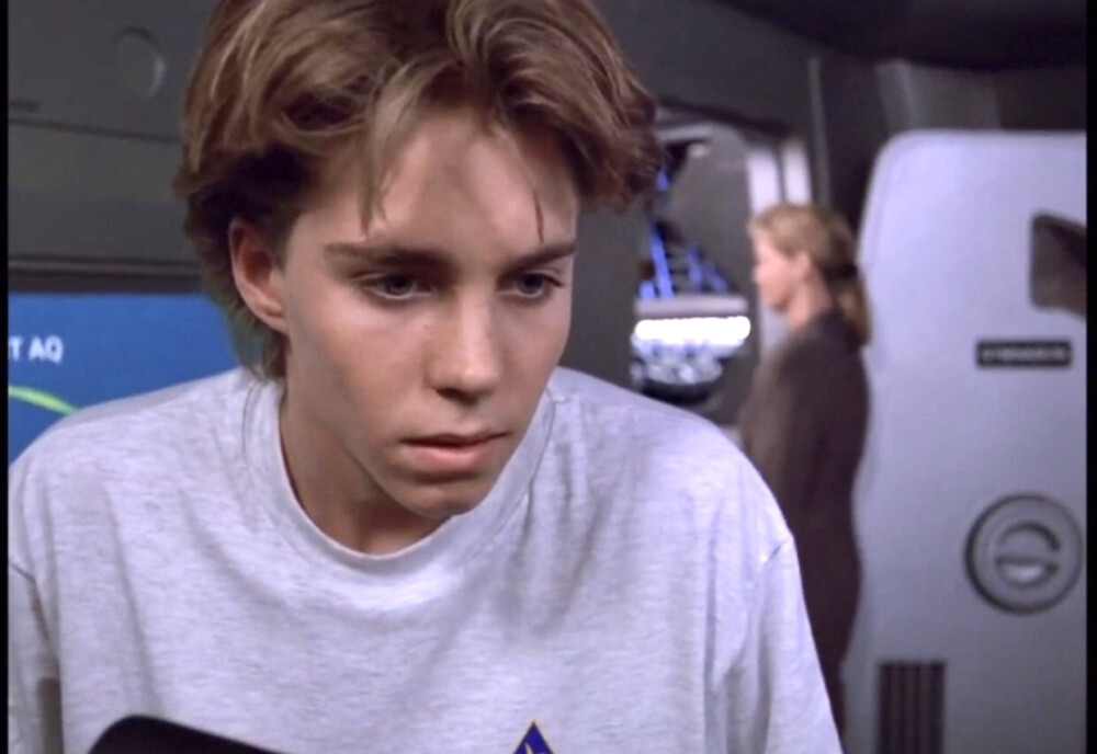 乔纳森布兰戴斯
均自截自修，抱图留名（或赞）