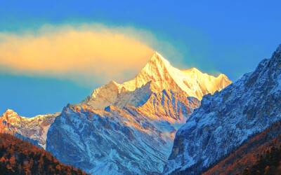 日照金山，风景壁纸，电脑壁纸
