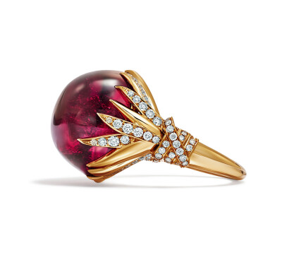 Tiffany 蒂芙尼 Blue Book Ring 红碧玺戒指 卢比来 钻石 18k金 18 karat yellow gold with a rubellite and diamonds