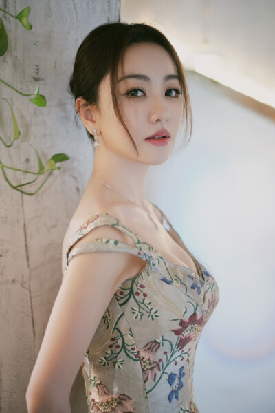 杨蓉