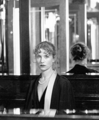 1991年，伊莎贝尔·于佩尔在沃纳·施罗德《马利纳》中的一张面孔。