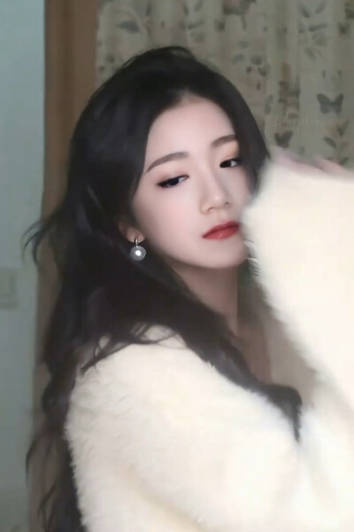 只是贪恋窗外好风景
#陶桃