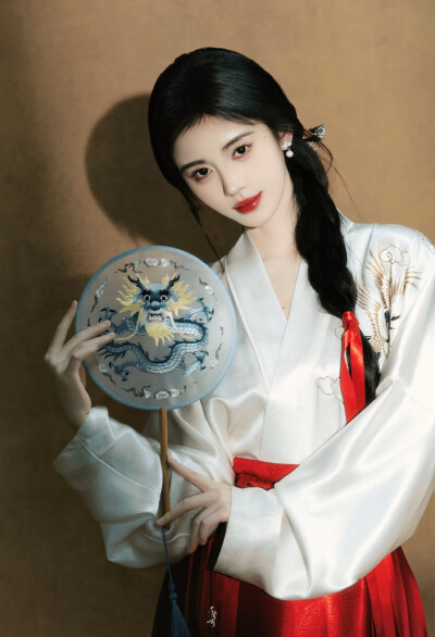 ▪鞠婧祎
cr.青雾橘