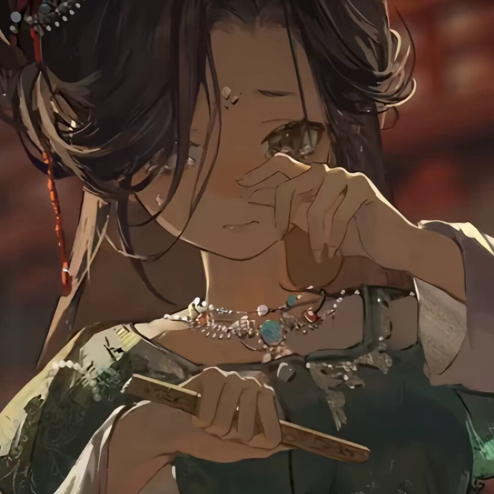 曲娘
少年理应万山载雪，以明月薄之。