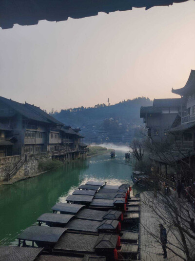 底素
背景
源温言/阿祀
