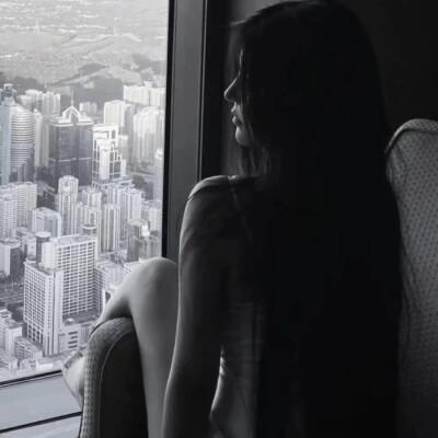 黑白女头