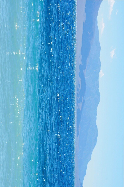 赛里木湖一片蔚蓝
＃壁纸