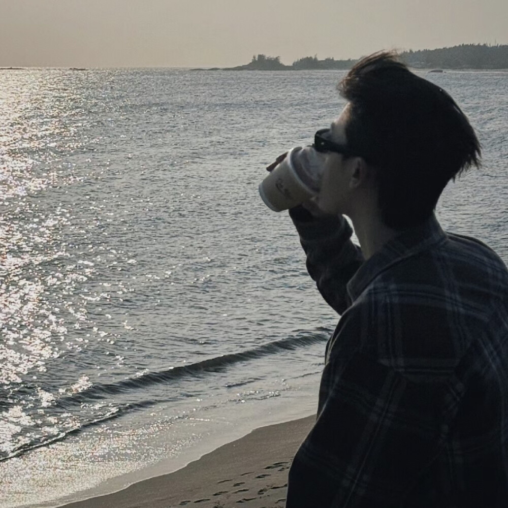 男生头像
保持单身 忍不住又沉沦.
#男生头像##无水印头像##头像