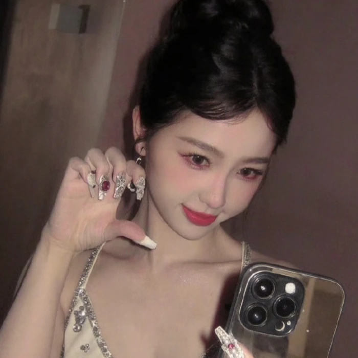 欣欣子
