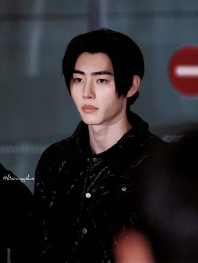 朴成训可二改
二改改简介