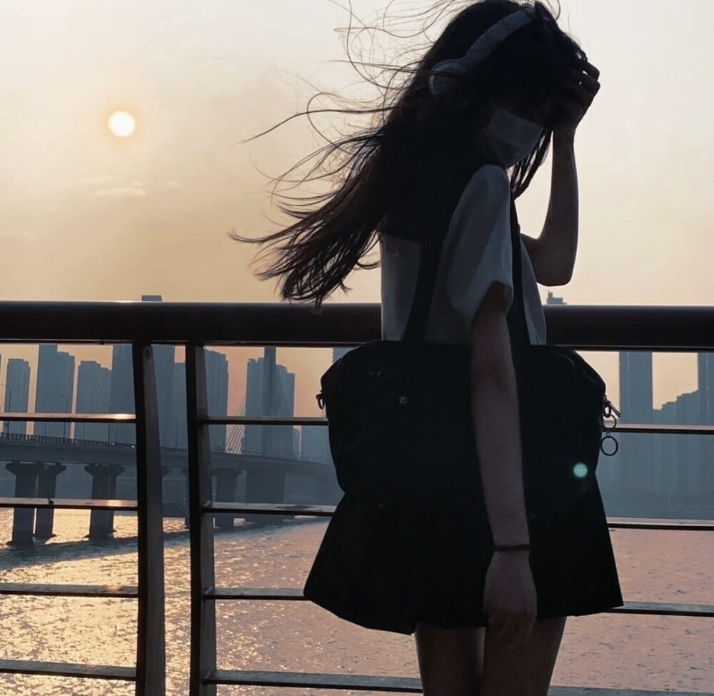 “在心里种花，人生才不会荒芜。”