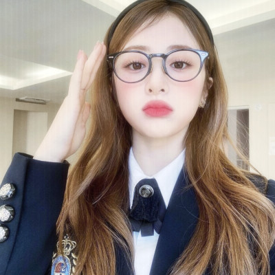  洪恩採 宫脇咲良 许允真