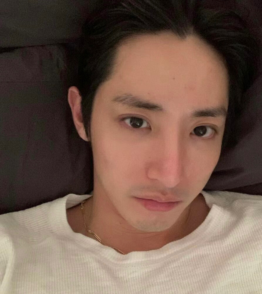 LEE SOO HYUK