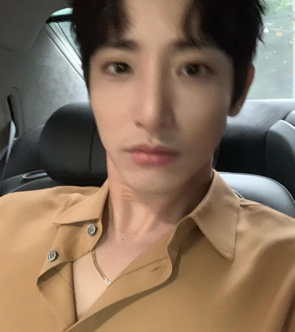 LEE SOO HYUK