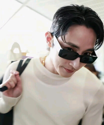 LEE SOO HYUK