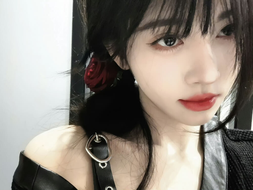 ▪鞠婧祎
cr.青雾橘