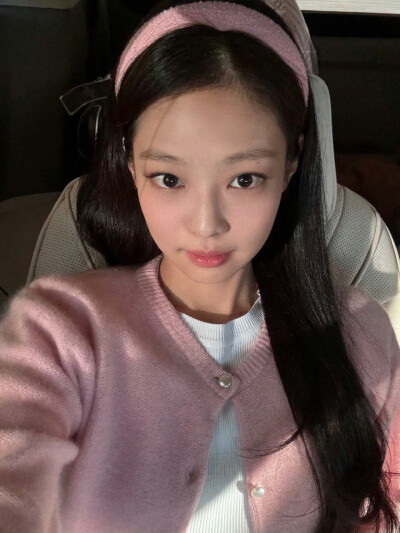 金智妮 JENNIE