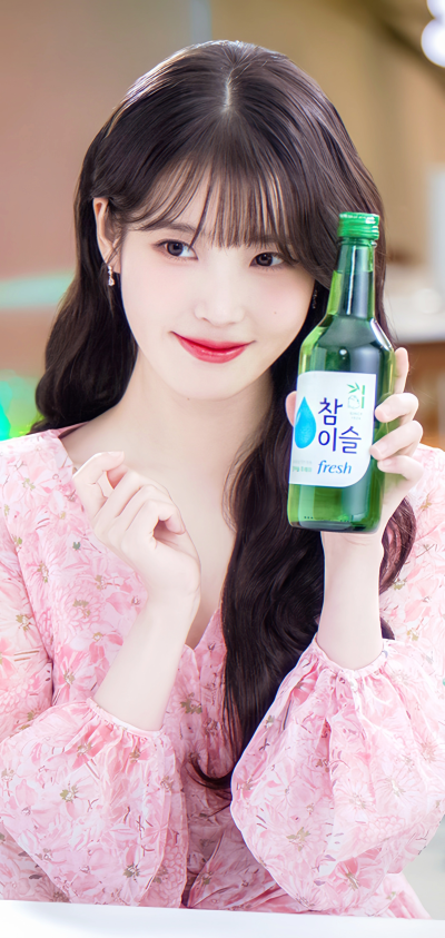 IU | 真露烧酒
cr:窥见银河星雾