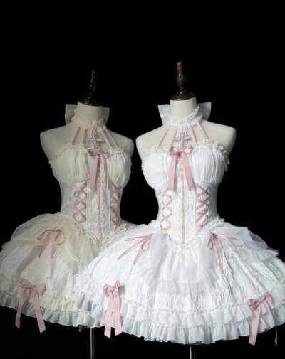 看来不冲白粉十字姬是不行啦，微博刷到也太好看了，夏天这不嘎嘎穿
#lo裙 #lo #吃我一波Lolita安利 