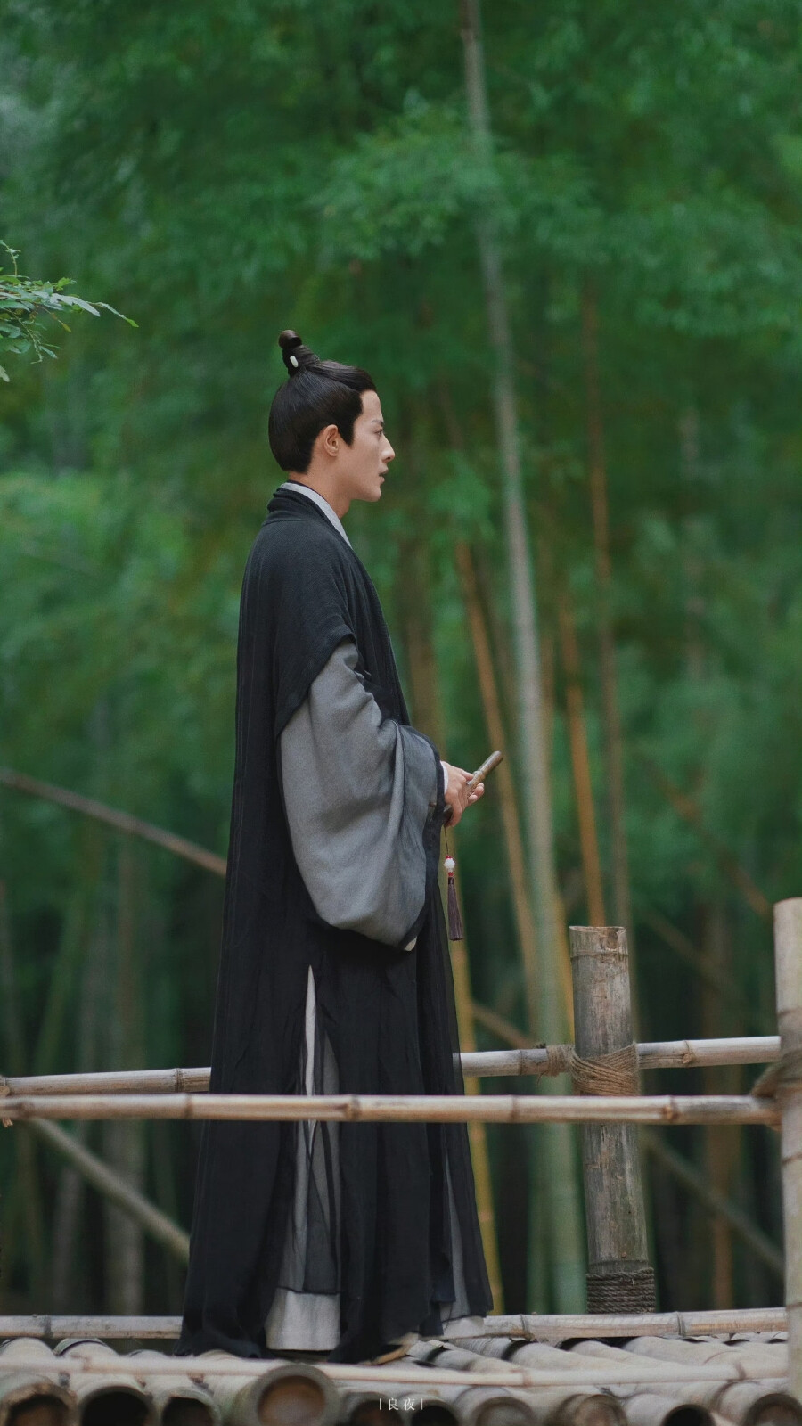 #沈谋鸢虑CP#
今日种种，似水无痕；明夕何夕，君已陌路。 #电视剧古相思曲#
陆鸢｜#张雅钦#，沈不言｜#郭迦南#
cp壁纸第一弹 ​​​
cr@falling良夜