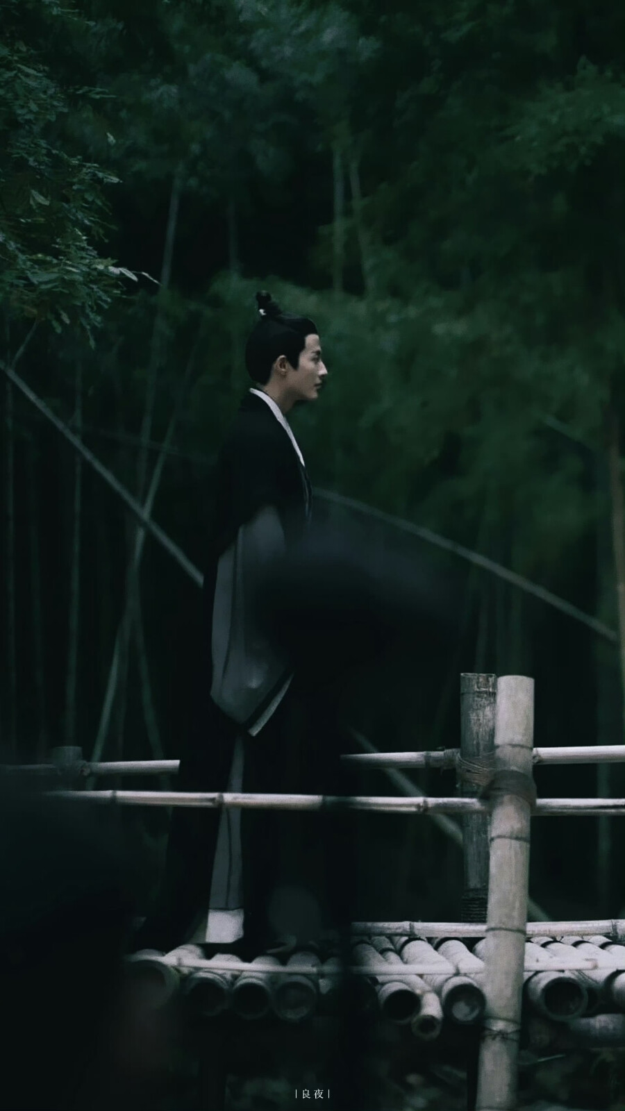 #沈谋鸢虑CP#
今日种种，似水无痕；明夕何夕，君已陌路。 #电视剧古相思曲#
陆鸢｜#张雅钦#，沈不言｜#郭迦南#
cp壁纸第一弹 ​​​
cr@falling良夜