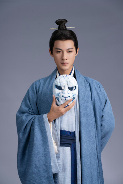 #电视剧古相思曲#
仿若昨日檐下初逢，十年醉一梦。 ​​​
cr@falling良夜