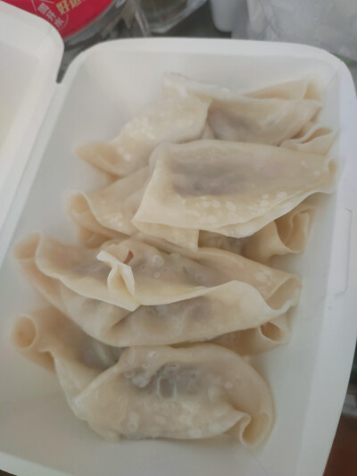 为什么这么偏心呀？有点难过，不过也只能自己看开点，看开就不会这么难过了吧，我真的这么差劲吗，脑子里老是有很多偏激的想法，服了，地球快爆炸吧