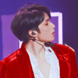 刘耀文套图
在我心里，你比玫瑰还美丽，比星空还绚烂

原截纪祇吟