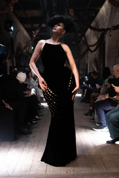 Maison Margiela's Couture 2024部分秀场服装展示