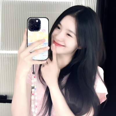 自己的世界自己开心就好  ⑉･ᴗ･⑉”