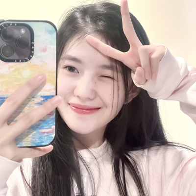 自己的世界自己开心就好  ⑉･ᴗ･⑉”