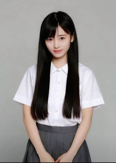 鞠婧祎早期或现在照片