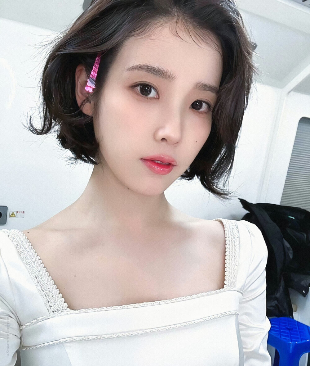 IU 自拍