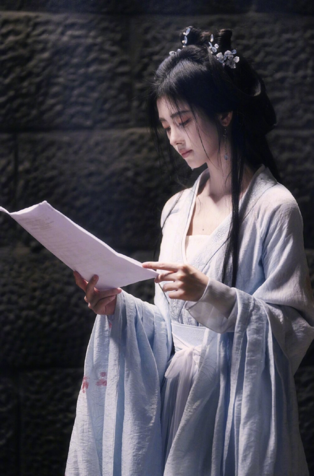 鞠婧祎花间令杨采薇女头
