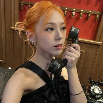 朴綵璘
朴俊熙
黄礼志