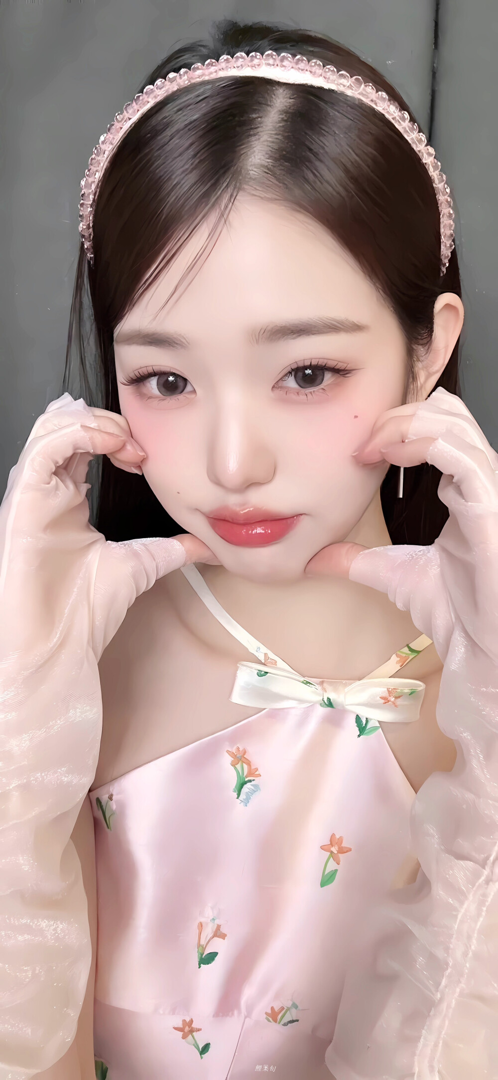 「张元英壁纸大放送」 ​ ​​​cr.鲤栗旬