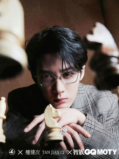 檀健次｜猎人｜斯文败类感
“你看，疯狂就像地心引力，有时需要做的不过是轻轻一推。”