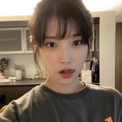 IU