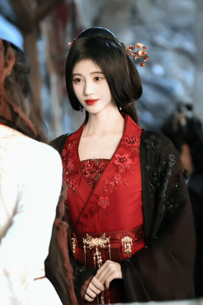 花间令▪鞠婧祎
cr.栗川一茶