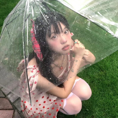 下雨女头.