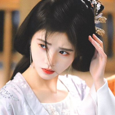 “采薇”亦作“芷”