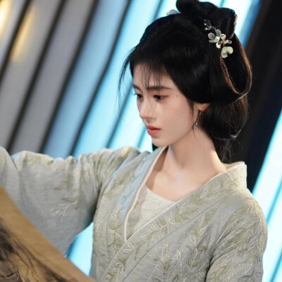 “采薇”亦作“芷”