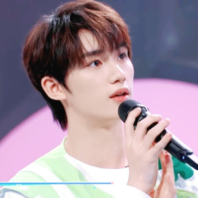 小绿同学
cr晏恙
原耀喝牛奶