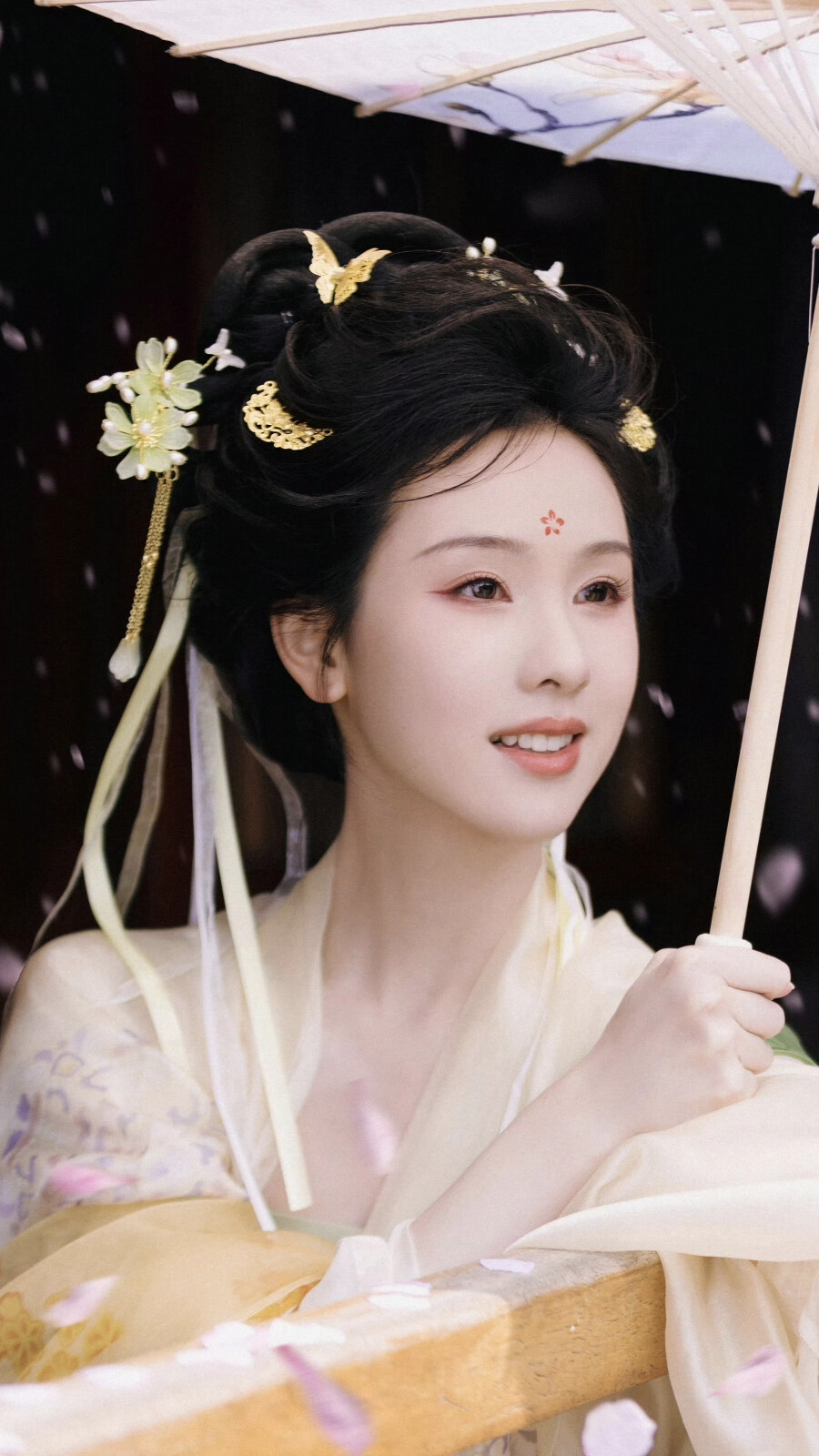 陈都灵