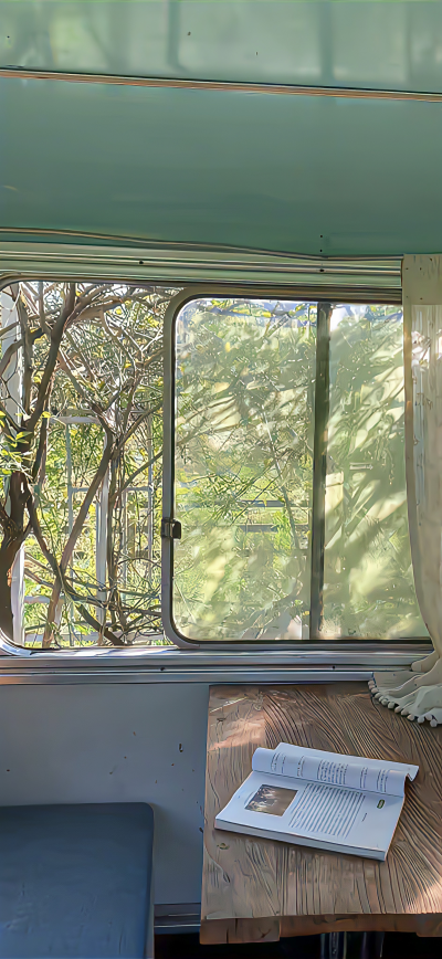 背景｜文案
要祝她铮铮 祝她昂扬 而不是祝她早生贵子